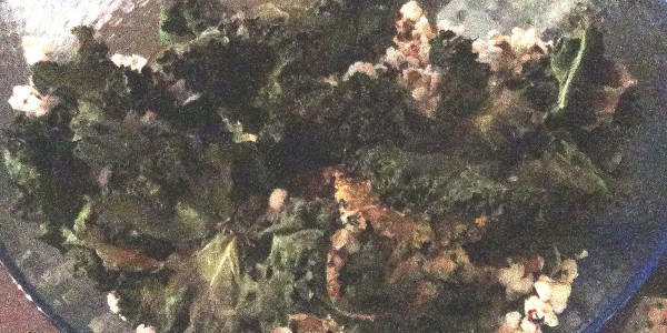 Cheesy Chilli Popcorn and Kale